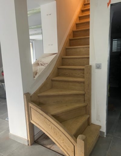 Avant/ après escalier en bois clair (2/2)