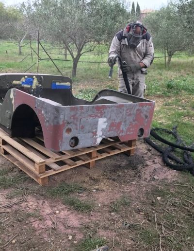 Aérogommage d'une carrosserie Jeep