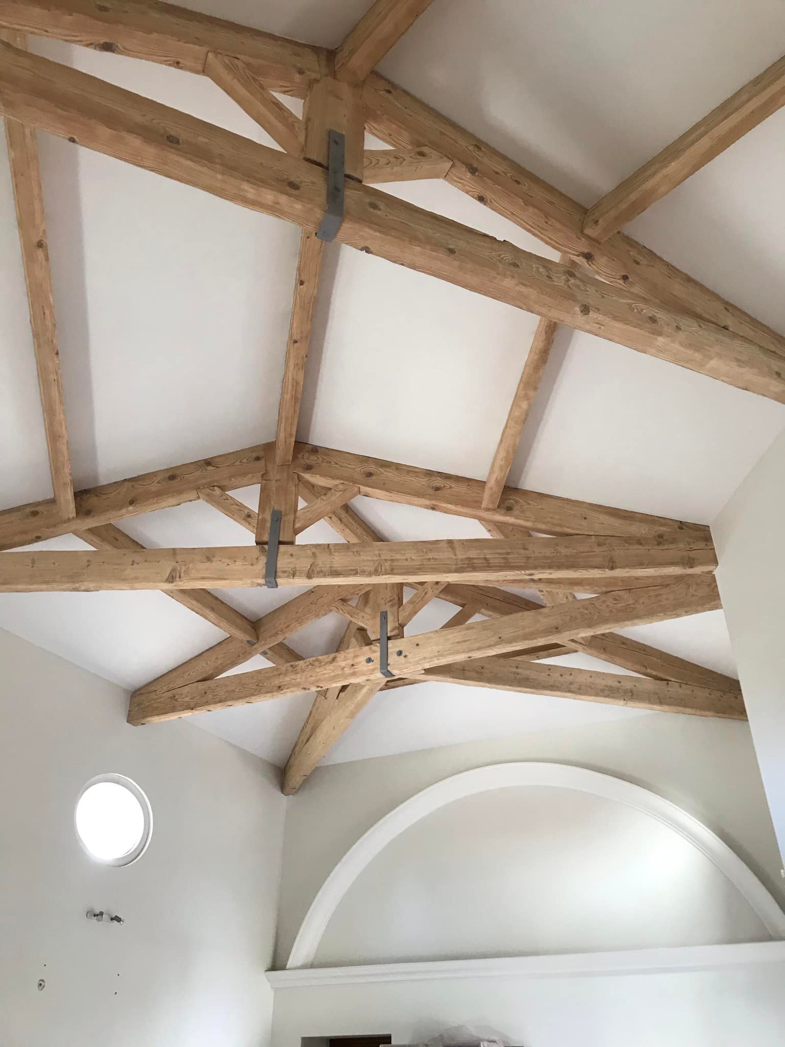 AÉROGOMMAGE DE POUTRE EN BOIS DANS L'HÉRAULT