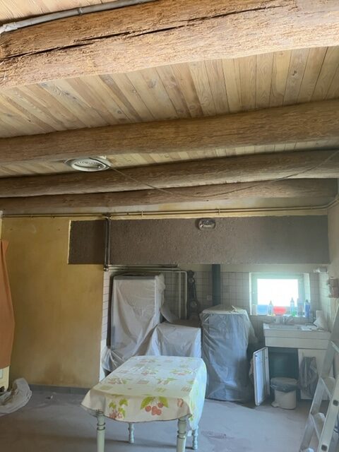 POUTRE DU SALON AÉROGOMMÉ 