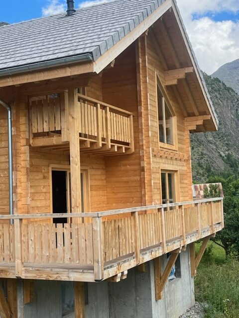 AÉROGOMMAGE D'UN CHALET EN HAUTE-SAVOIE