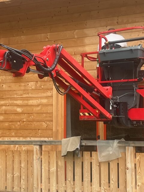 TRAVAUX DE PRÉPARATION DES SUPPORTS AVANT APPLICATION D'UN SATURATEUR HAUT DE GAMME