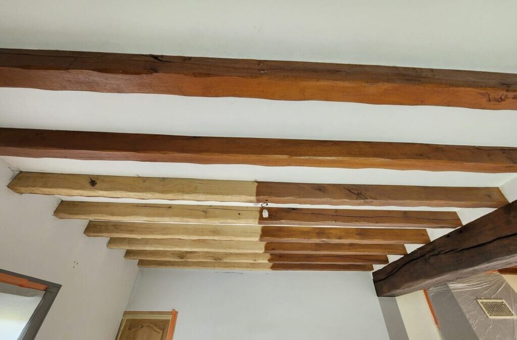 AÉROGOMMAGE DE POUTRE BOIS AU PUY-EN-VELAY AVANT APRÈS