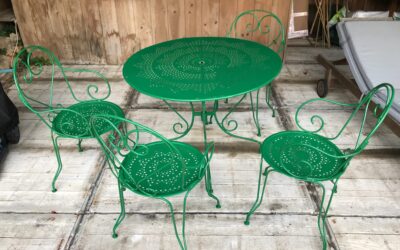 Décapage table de jardin en fer