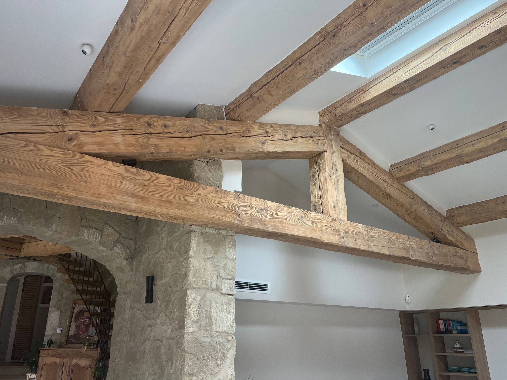 SABLAGE DE POUTRE EN PIN À BORDEAUX