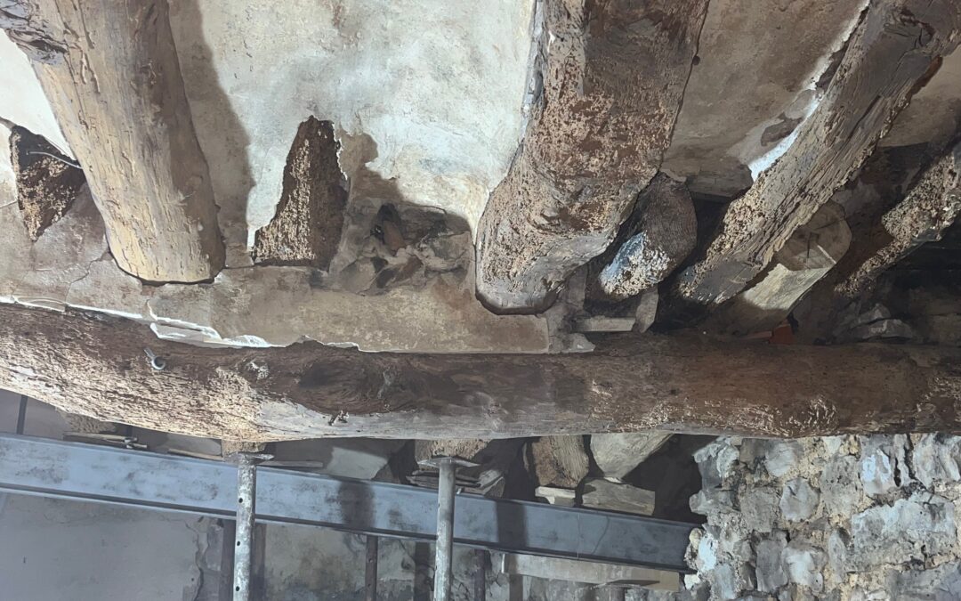 nettoyage après incendie de poutre bois