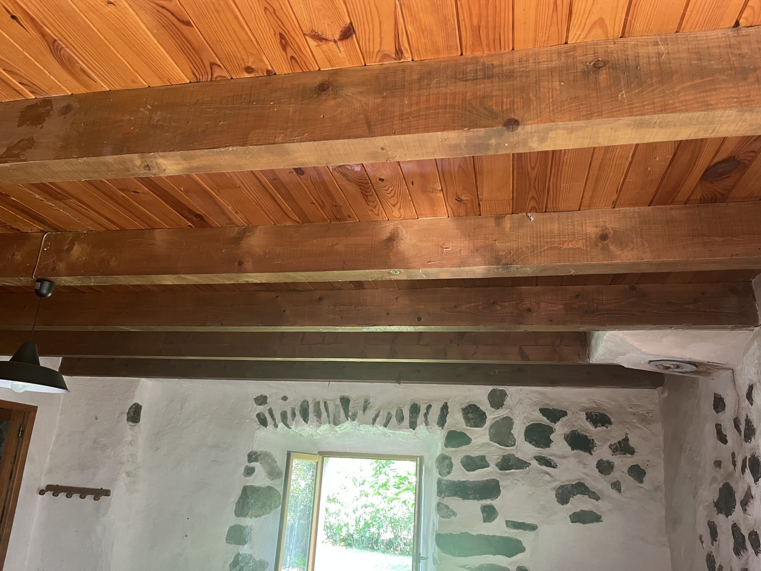 AÉROGOMMAGE DE POUTRE EN BOIS AU PUY-EN-VELAY