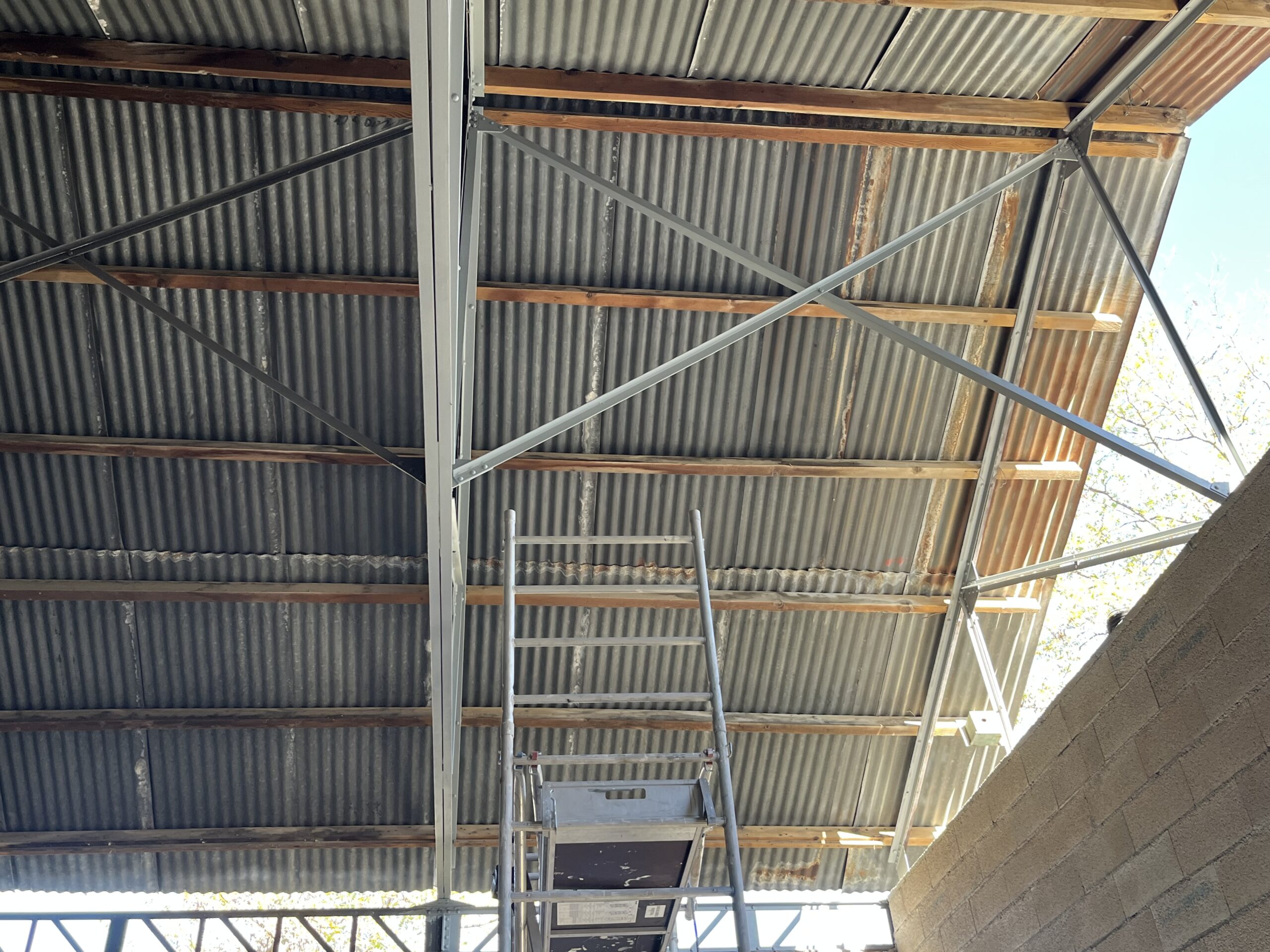 Charpente métallique traité avec primaire anti-rouille