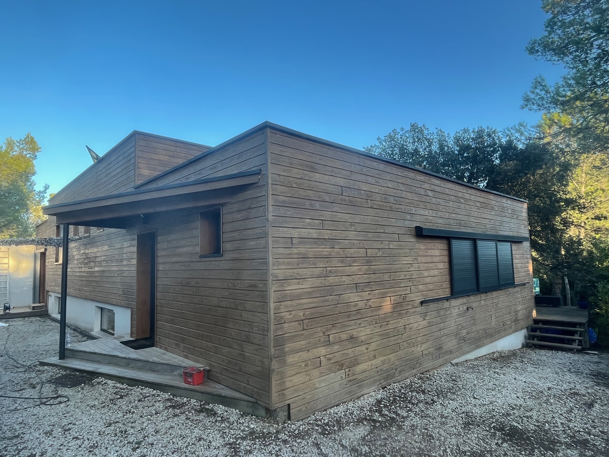 APPLICATION D'UN SATURATEUR DE CHEZ OBBIASAT TEINTE CHÊNE