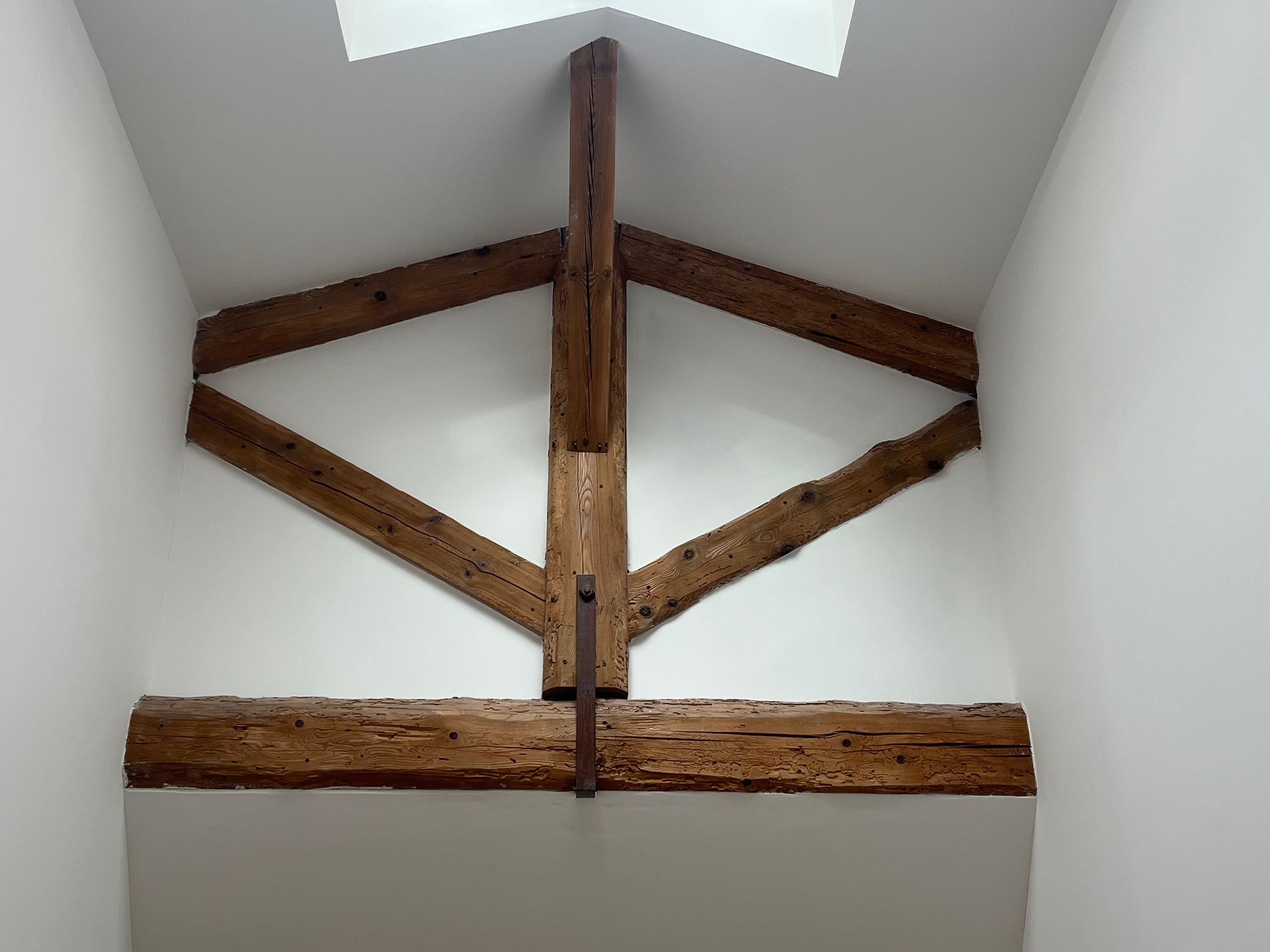 AÉROGOMMAGE DE POUTRE EN BOIS