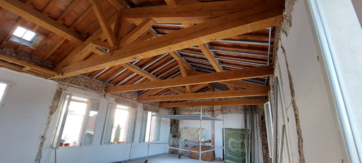 AÉROGOMMAGE DE POUTRE BOIS À PERPIGNAN