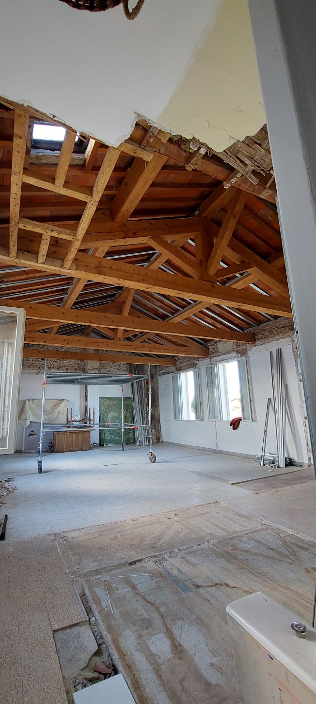 AÉROGOMMAGE DE POUTRE BOIS