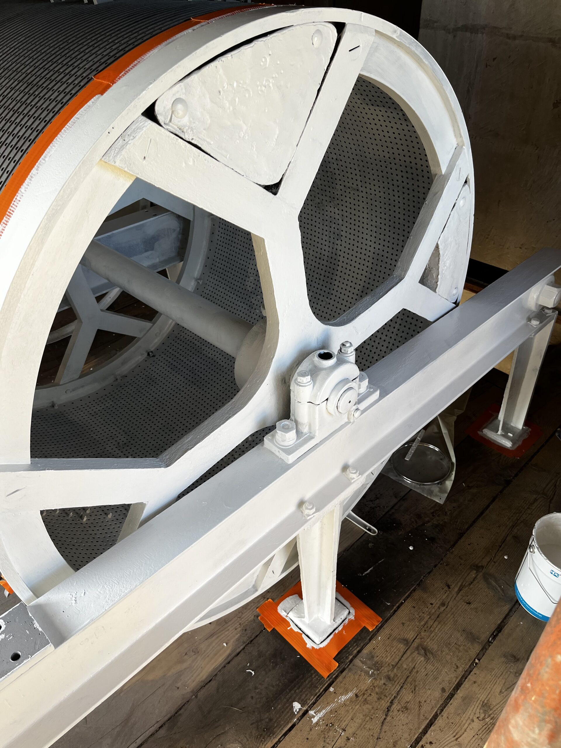 Application d'un primaire anti rouille mono-composant 