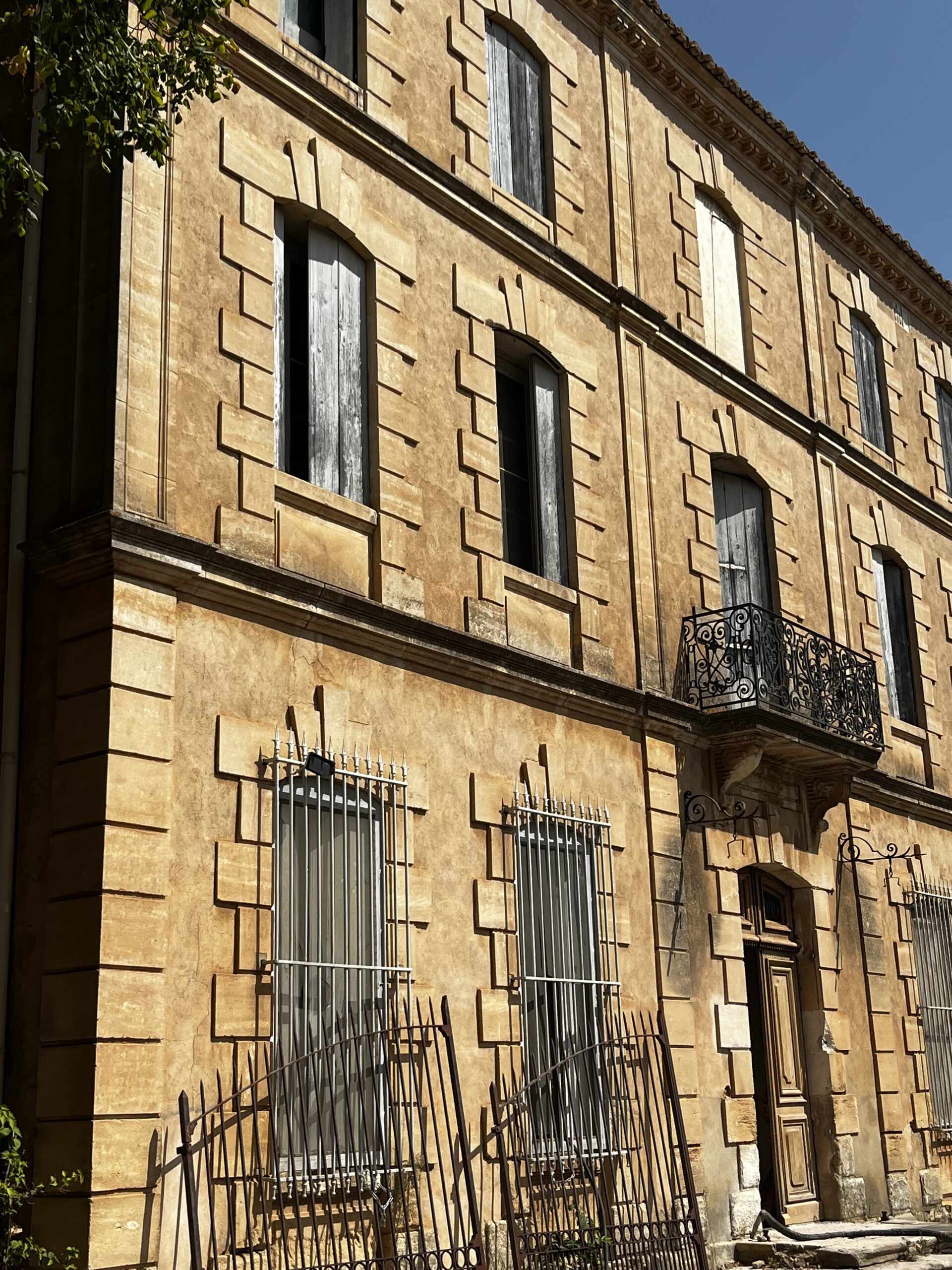Domaine de Septime avant travaux de nettoyage de la façade 