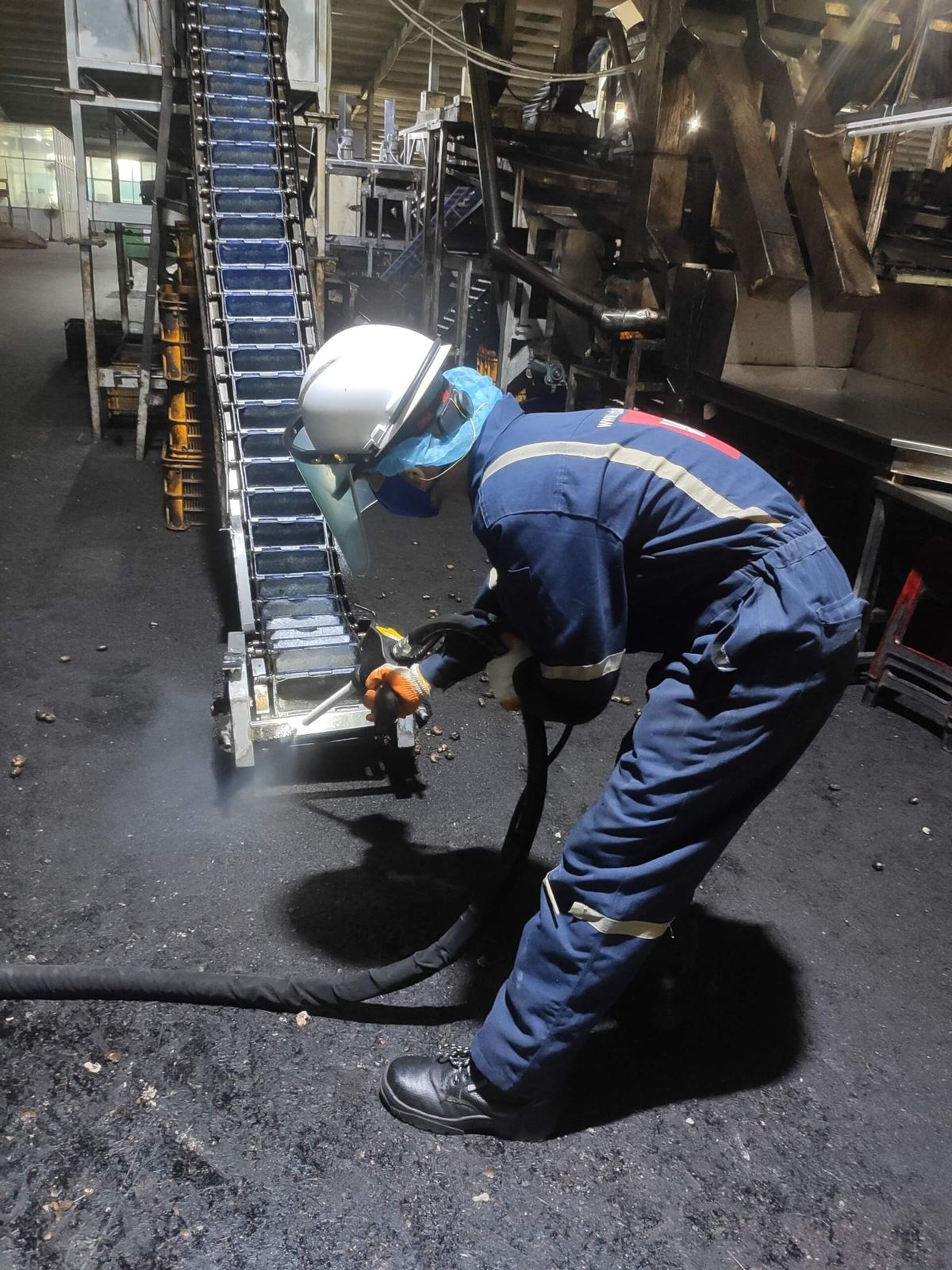 Nettoyage d'une chaine de fabrication par système de cryogénie